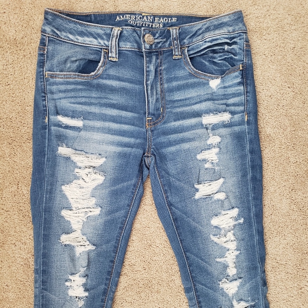 Distressed American Eagle jegging